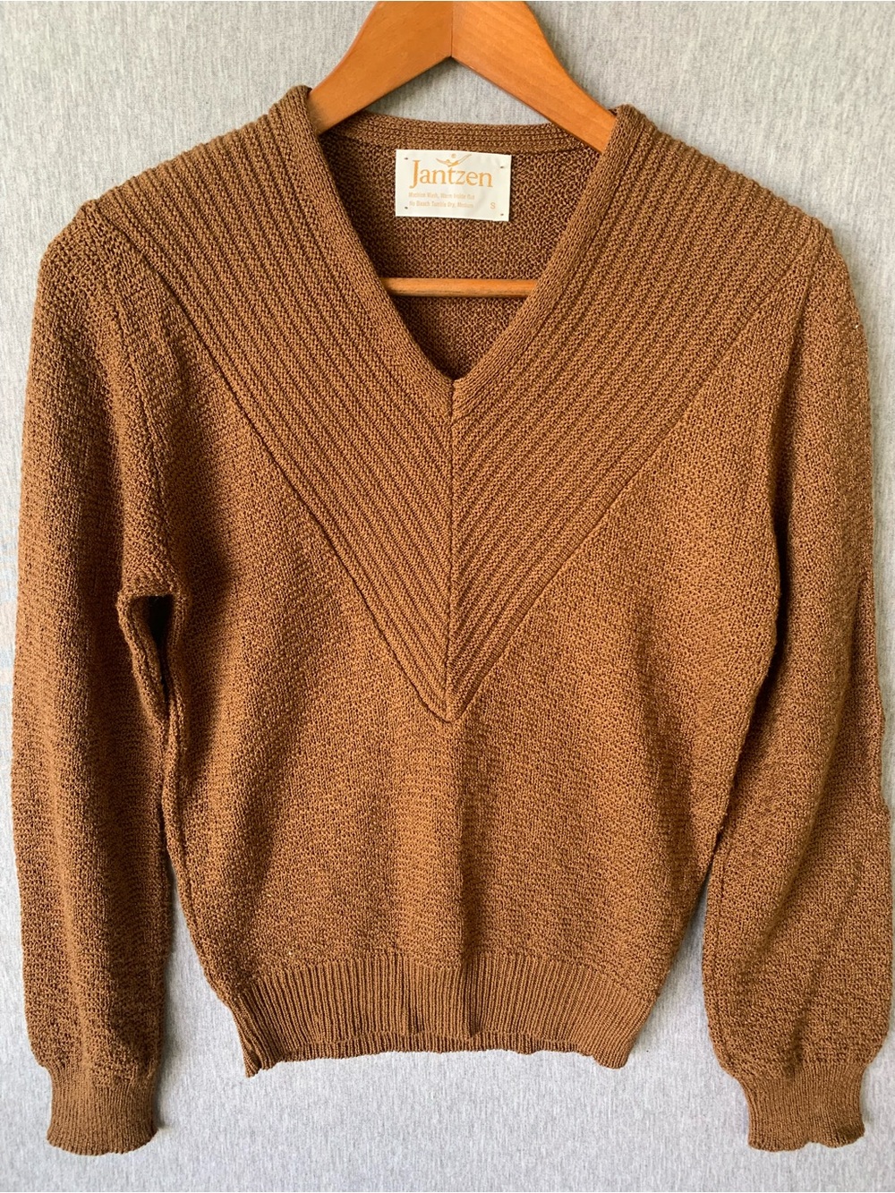 Vintage V-neck Sweater 70s 80s Women’s Jantzen